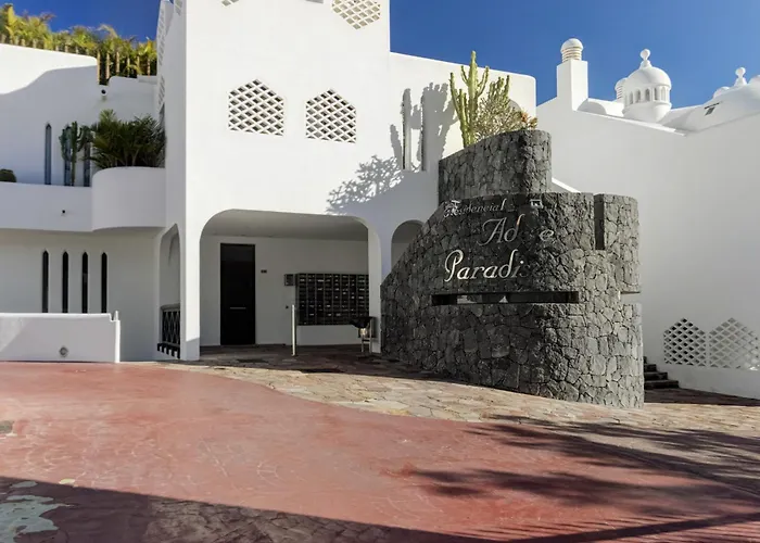 アパート White Paradise