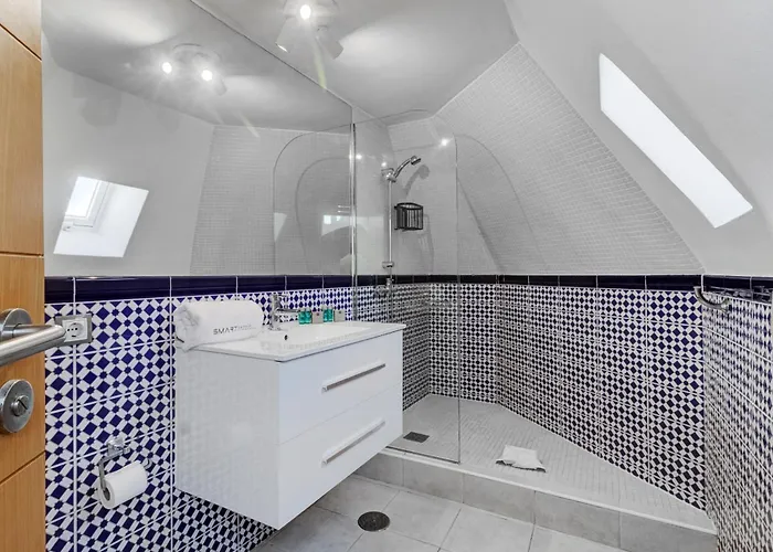 アパート White Paradise アデヘ