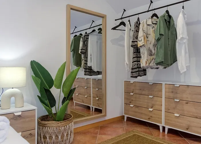 White Paradise アパート