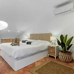White Paradise Daire Costa Adeje