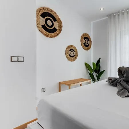 White Paradise Apartment